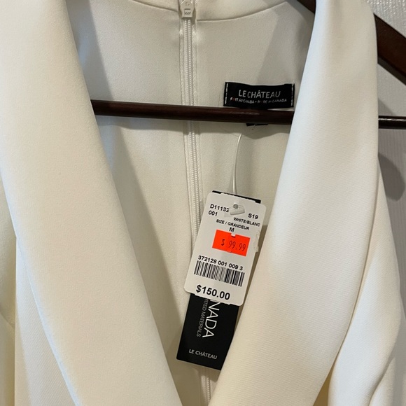 Woman’s Le chateau double breasted never worn - Picture 2 of 4